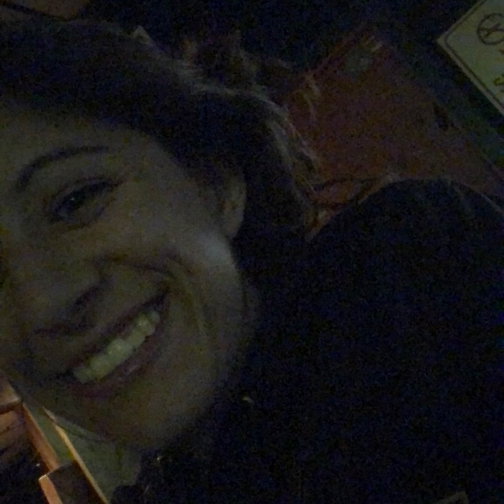 Meet your Posher, Dominique